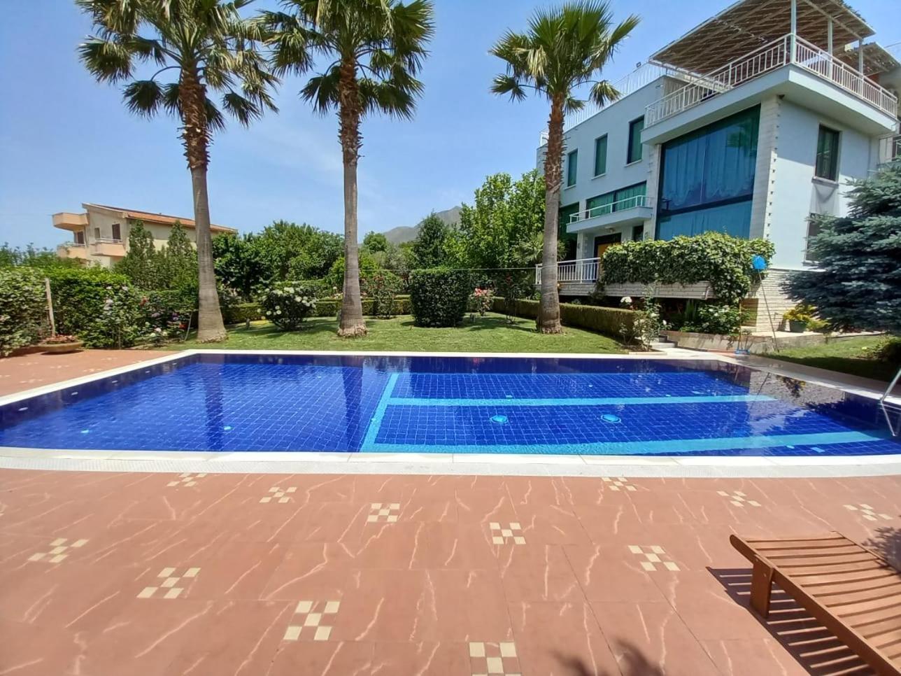 Family Beach Swimming Pool Villa Luanit Trajas Buitenkant foto